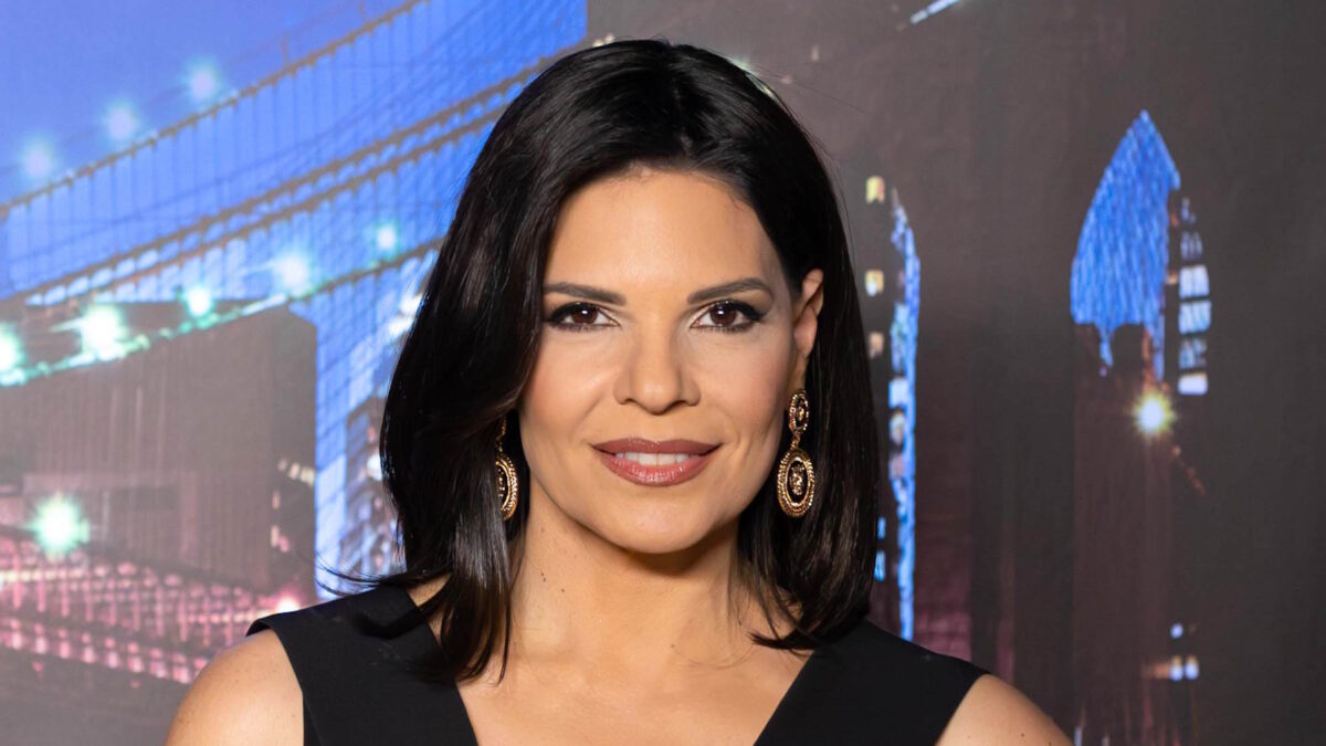 Η Μαρίνα Ασλάνογλου στο πλατό της εκπομπής «The 2night Show»