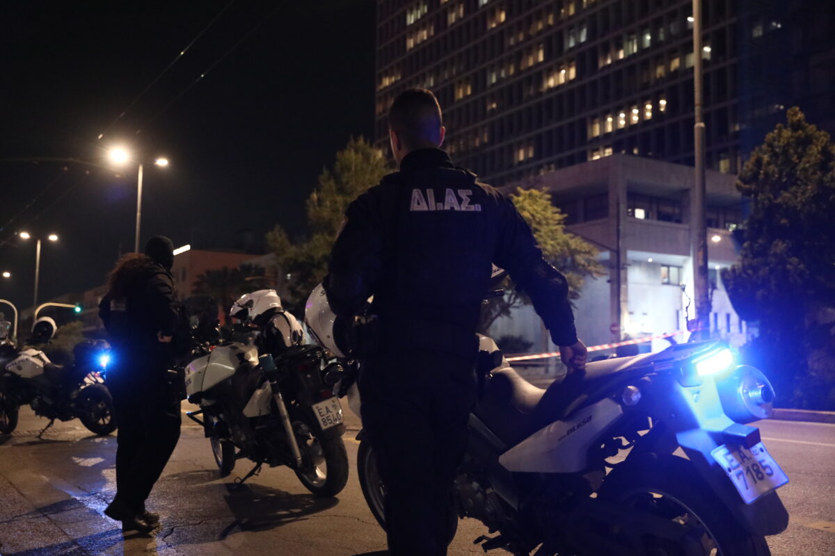 Αχαΐα: Κουκουλοφόροι απείλησαν μάνα και κόρη και τους άρπαξαν χρηματοκιβώτιο με κοσμήματα χιλιάδων ευρώ