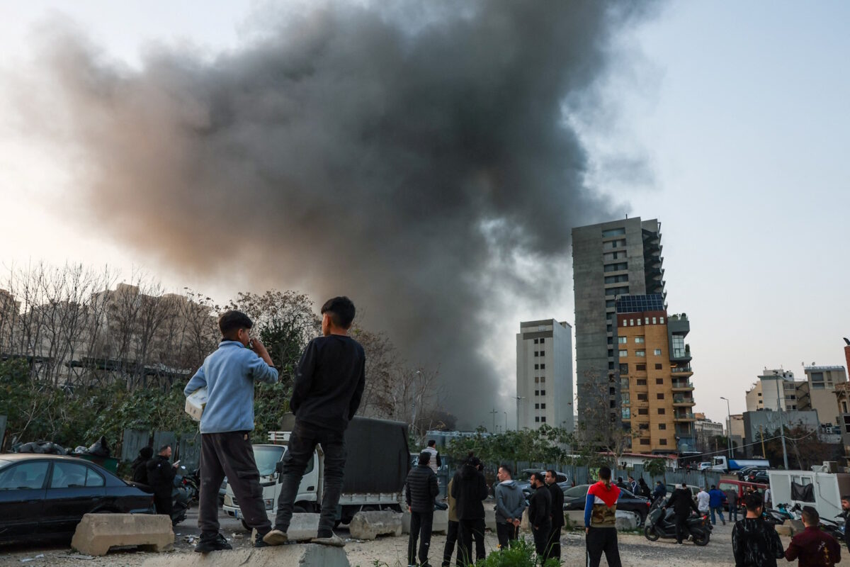 Πυκνός καπνός στη Βυρητό μετά από ισραηλινό βομβαρδισμό