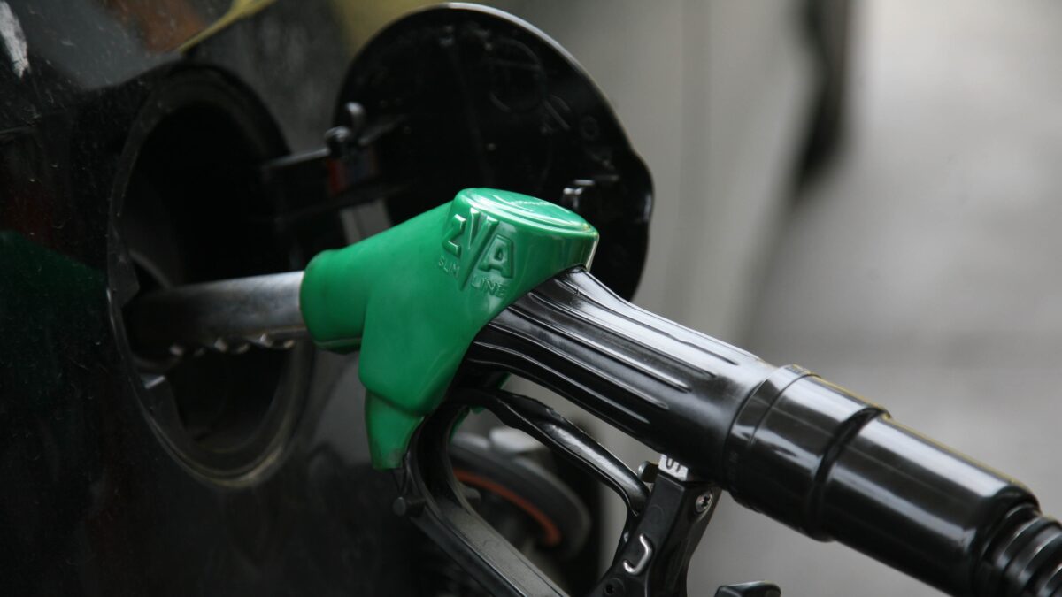 ÏÕÑÅÓ Ó×ÇÌÁÔÉÆÏÍÔÁÉ ÓÔÁ ÐÑÁÔÇÑÉÁ ÊÁÕÓÉÌÙÍ ÁÐÏ ÏÄÇÃÏÕÓ ÐÏÕ ÓÐÅÕÄÏÕÍ ÍÁ ÃÅÌÉÓÏÕÍ ÔÁ ÑÅÆÅÑÂÏÕÁÑ ÔÙÍ ÁÕÔÏÊÉÍÇÔÙÍ ÔÏÕÓ ÖÏÂÏÕÌÅÍÏÉ ÏÔÉ Ç ÁÐÅÑÃÉÁ ÔÙÍ ÔÅËÙÍÅÉÁÊÙÍ ÈÁ ÐÑÏÊÁËÅÓÅÉ ÅËËÅÉØÅÉÓ ÓÔÇÍ ÁÃÏÑÁ (ICON PRESS / ËÉÁÊÏÓ ÃÉÁÍÍÇÓ)