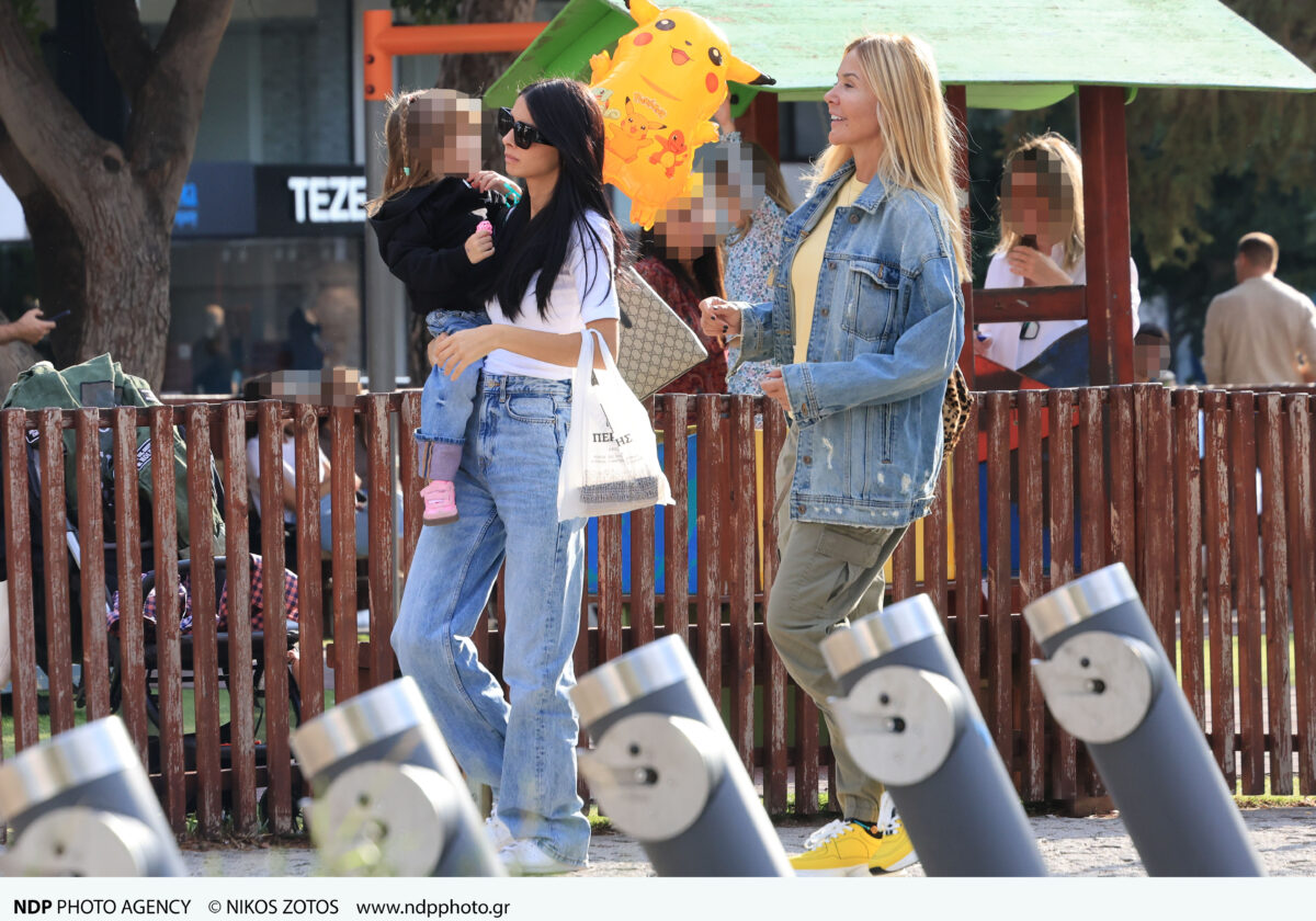 Η Άννα Μπεζάν με την κόρη της και τη Χριστίνα Παππά