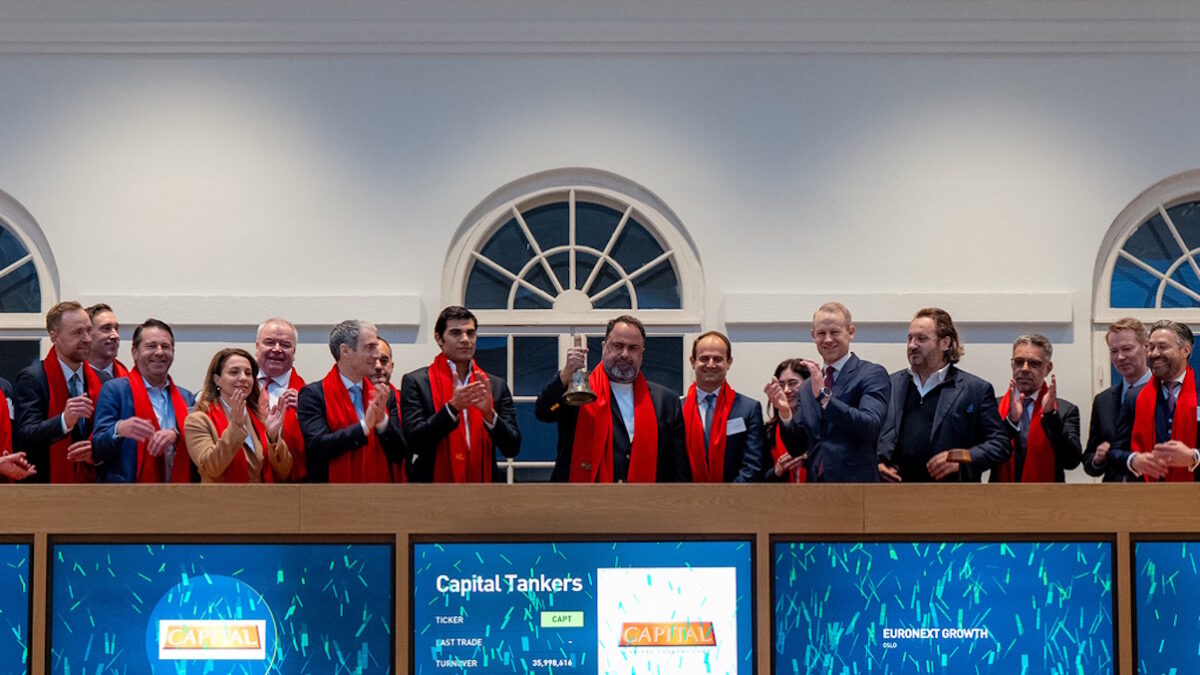 Ο Βαγγέλης Μαρινάκης, ιδρυτής και πρόεδρος της Capital Maritime & Trading, χτύπησε το καμπανάκι για την εισαγωγή της Capital Tankers στο Euronext Growth Oslo
