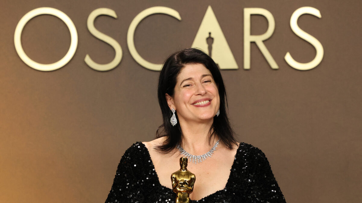 Cassandra Kulukundis poses with the Oscar for Best Casting for "One Battle after Another" in the Oscars photo room at the 98th Academy Awards in Hollywood, Los Angeles, California, U.S., March 15, 2026. REUTERS/Mario Anzuoni