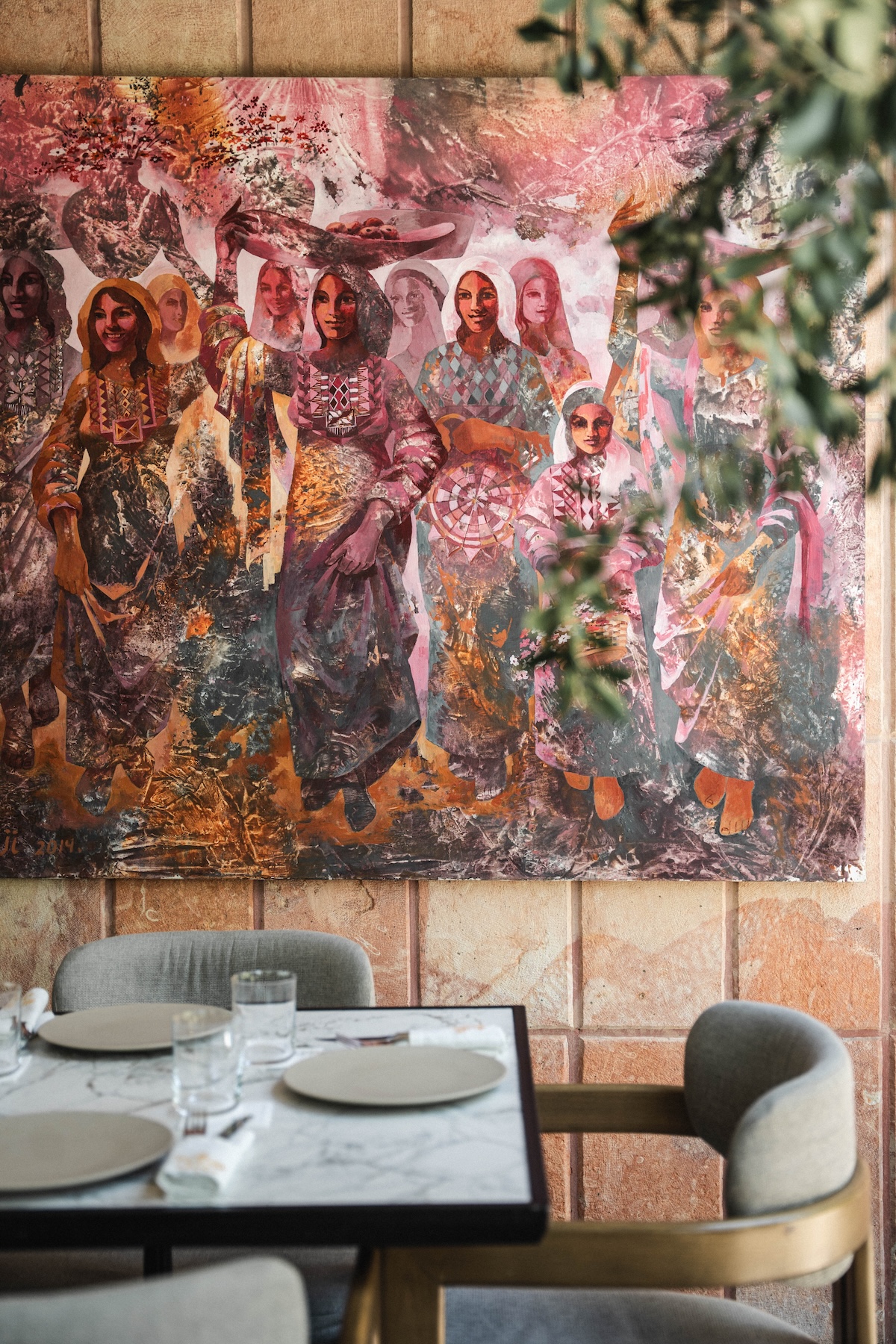 Tο Dara Dining by Sara Aqel, ένα εστιατόριο που στεγάζεται σε αναπαλαιωμένη βίλα στο Αμμάν και το οποίο από την πρώτη στιγμή τράβηξε το ενδιαφέρον της διεθνούς γαστρονομικής κοινότητας.