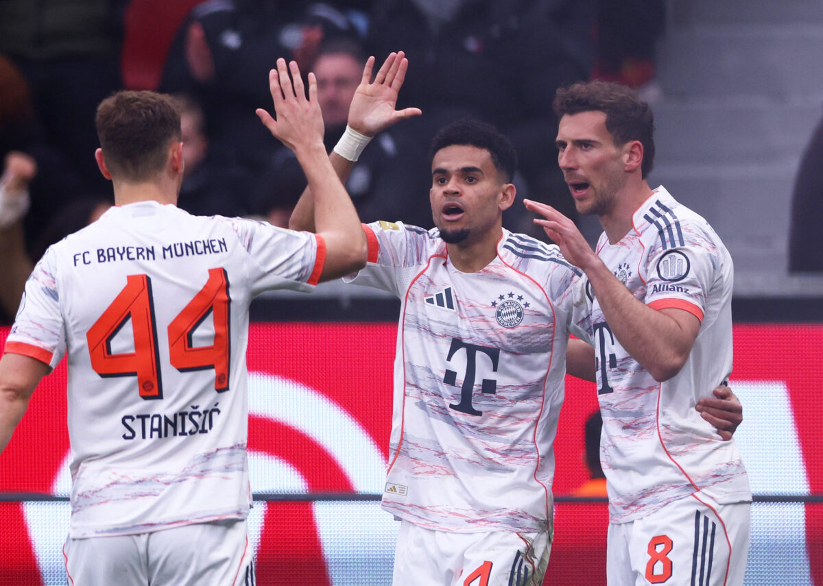 Οι παίκτες της Μπάγερν πανηγυρίζουν κόντρα στη Λεβερκούζεν