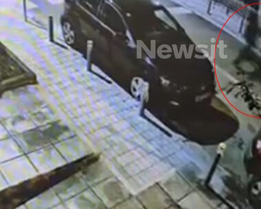 Καλαμαριά: Νέο βίντεο ντοκουμέντο – Ο 20χρονος έχει δεχτεί την μαχαιριά και δεν μπορεί να περπατήσει