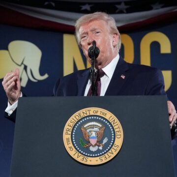 Ο Πρόεδρος των ΗΠΑ, Donald Trump στη διάρκεια του ετήσιου δείπνου συγκέντρωσης χρημάτων της Εθνικής Ρεπουμπλικανικής Επιτροπής του Κογκρέσου (NRCC) στην Ουάσιγκτον