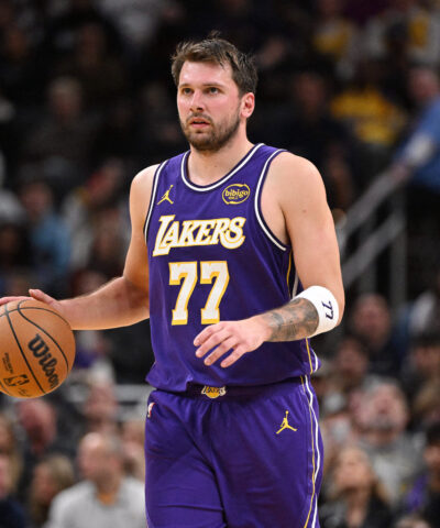 Ο Ντόντσιτς με τη φανέλα των Λέικερς