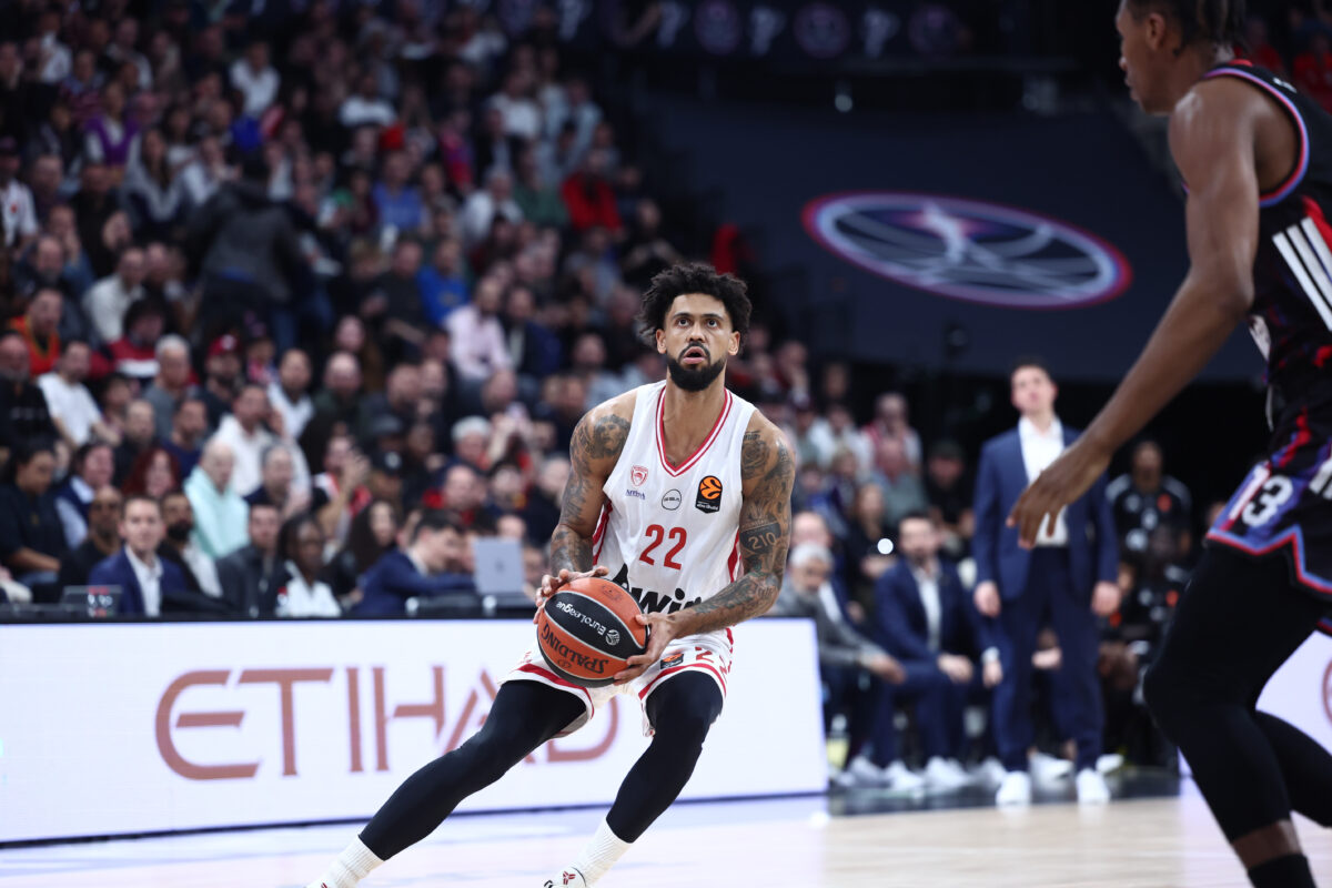 Ο Ντόρσεϊ κόντρα στην Παρί