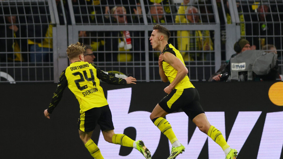 Οι παίκτες της Ντόρτμουντ σε πανηγυρικό στιγμιότυπο