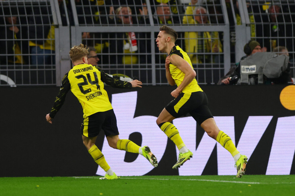 Οι παίκτες της Ντόρτμουντ σε πανηγυρικό στιγμιότυπο