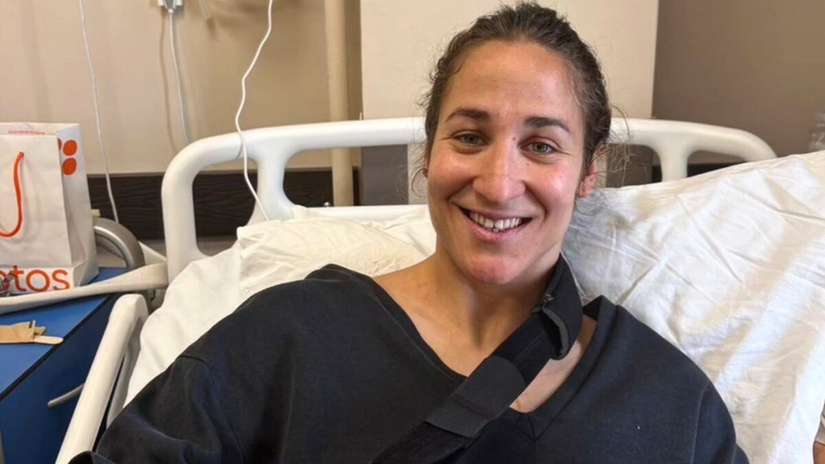 Η κολυμβήτρια Νόρα Δράκου έκανε χειρουργείο στον ώμο και θα χάσει το υπόλοιπο της σεζόν: «Ο δρόμος για το Λος Άντζελες 2028 συνεχίζεται» έγραψε η ίδια