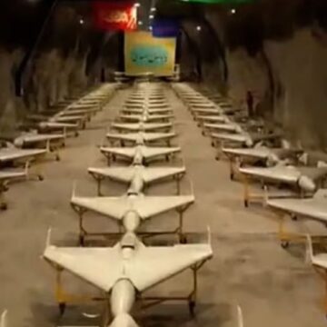 Σειρές με drones και ρουκέτες στην υπόγεια πόλη πυραύλων του Ιράν