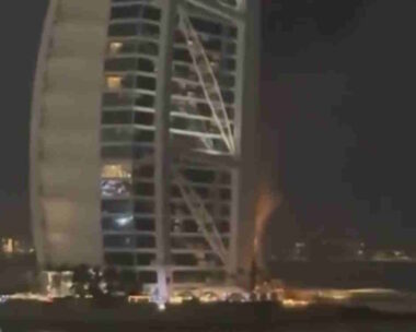 Έκρηξη μετά από ιρανική επίθεση στο Burj Al Arab στο Ντουμπάι