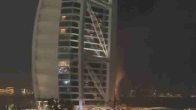 Έκρηξη μετά από ιρανική επίθεση στο Burj Al Arab στο Ντουμπάι