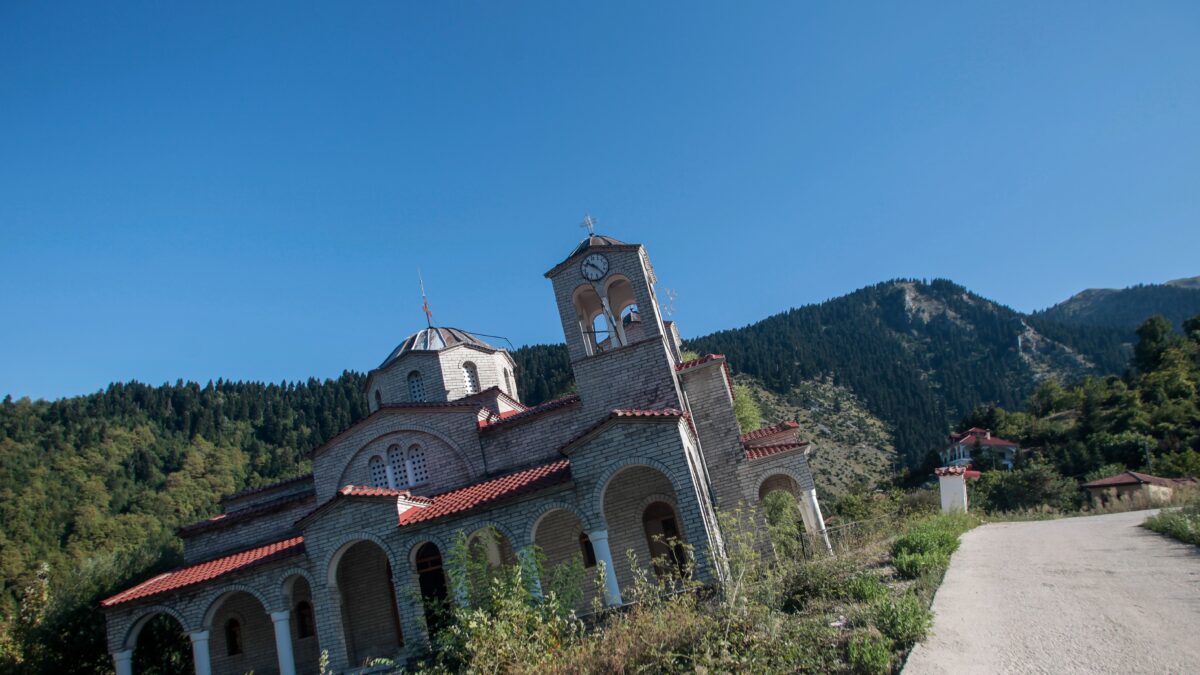 Ο Ιερός Ναός Παναγίας Θεοτόκου Ροπωτού Τρικάλων