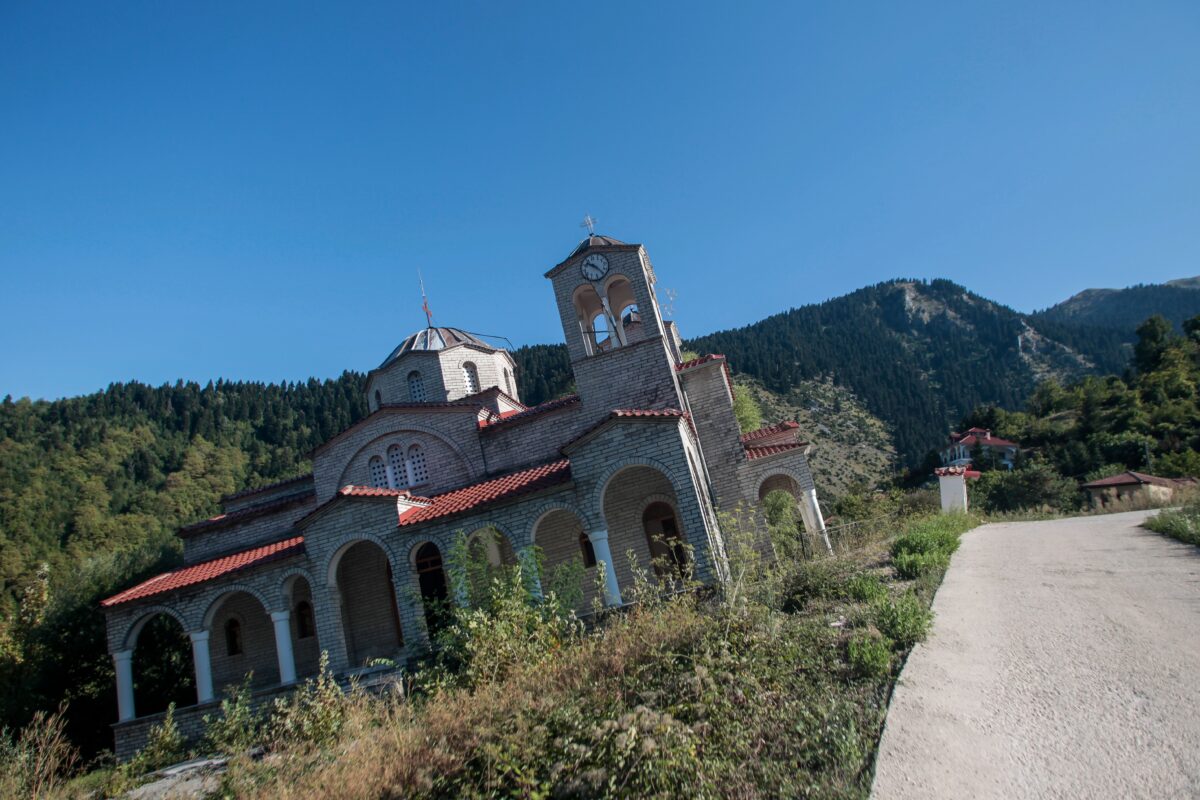 Ο Ιερός Ναός Παναγίας Θεοτόκου Ροπωτού Τρικάλων