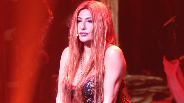 Έλενα Παπαρίζου