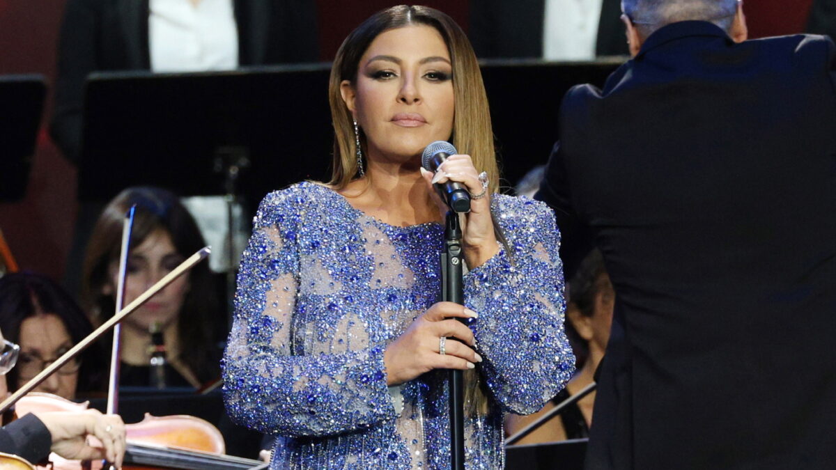 Έλενα Παπαρίζου