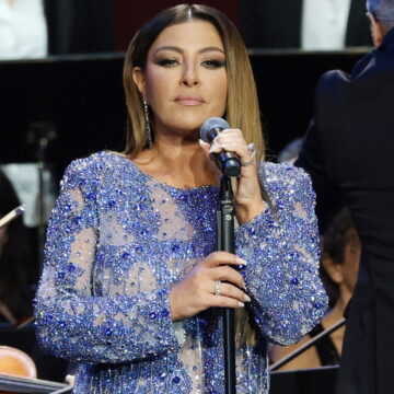 Έλενα Παπαρίζου