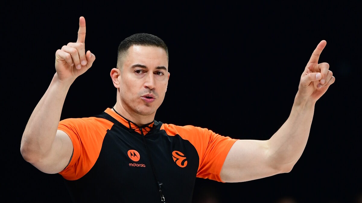 Ο διαιτητής, Μεχντί Ντιφαλά (ΦΩΤΟ Eurokinissi)