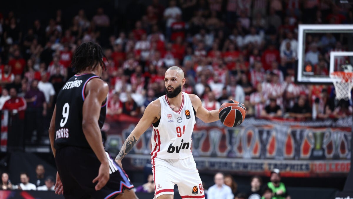 Ο Φουρνιέ κόντρα στην Παρί