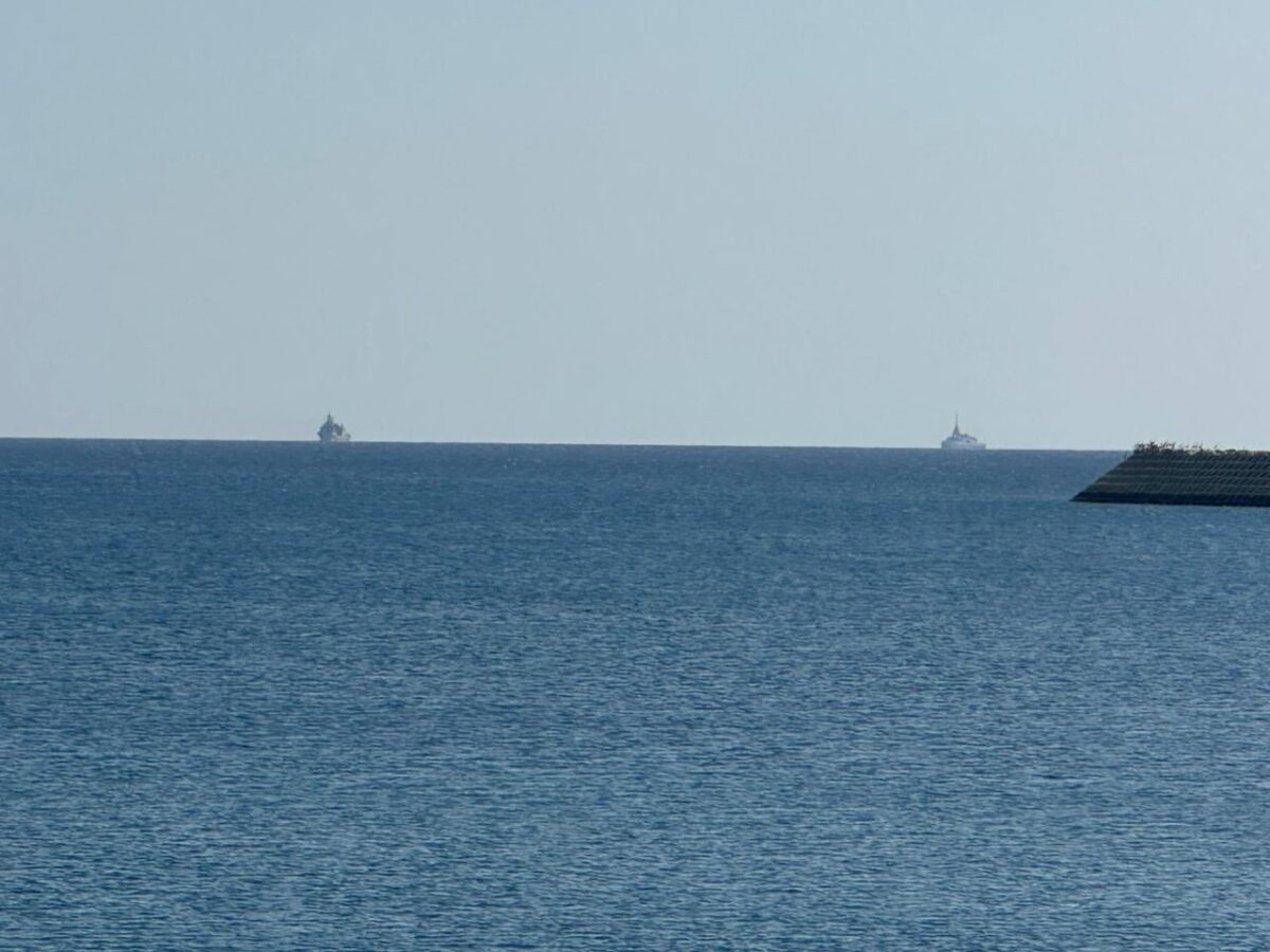 Οι φρεγάτες «Ψαρά» και «Κίμων» έξω από το λιμάνι της Λεμεσού