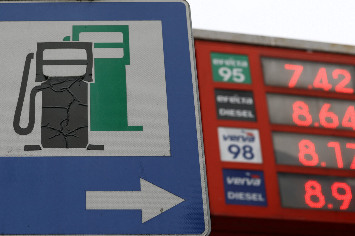 Τιμές καυσίμων σε βενζινάδικο στην Πολωνία