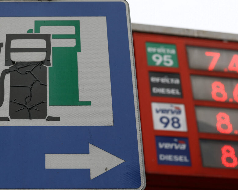 Τιμές καυσίμων σε βενζινάδικο στην Πολωνία