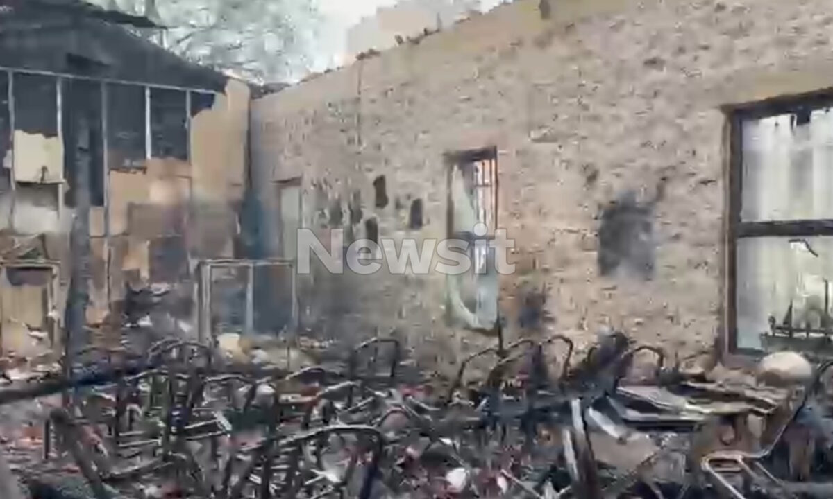 Φωτιά στην αποθήκη της εκκλησίας του «ιερέα» youtuber στη Λιοσίων – Καταστράφηκε η σκεπή