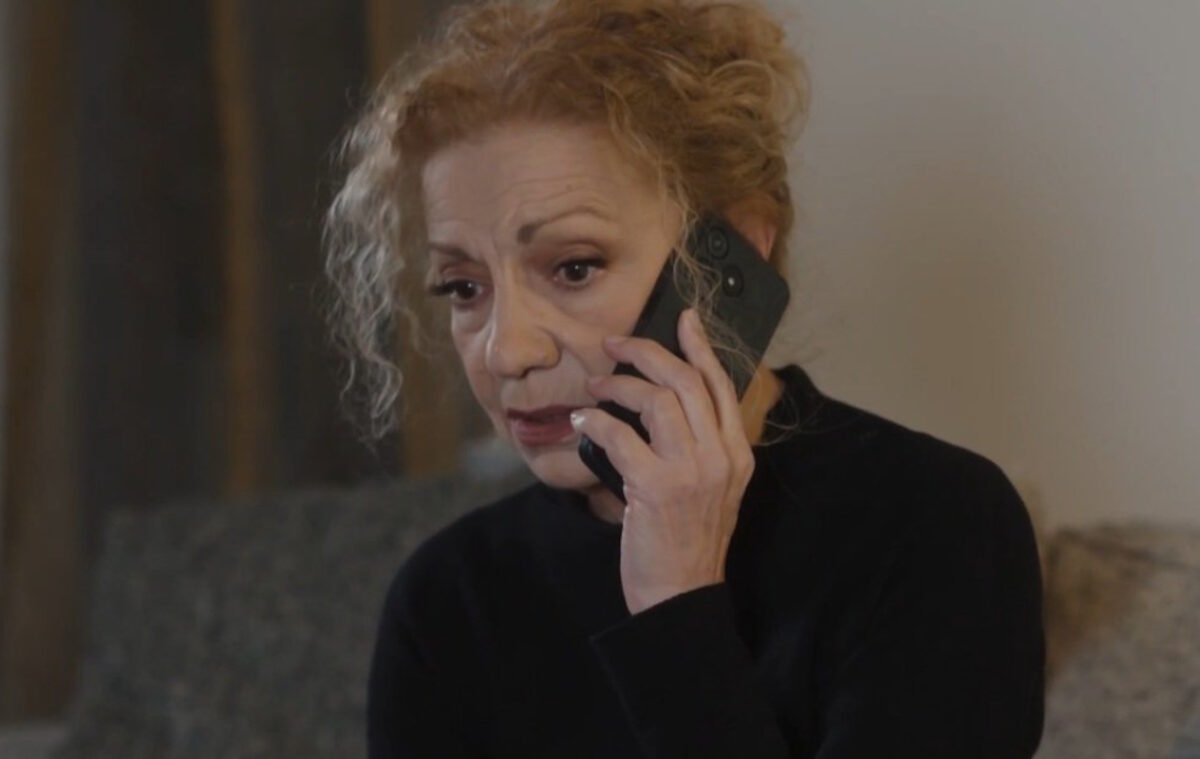 Γη της ελιάς – επόμενα επεισόδια: Η Αλεξάνδρα αμφιβάλλει για τα αίτια του θανάτου του Ορέστη και αναζητά στοιχεία