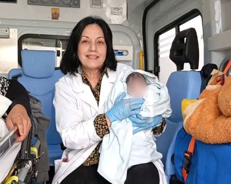 Γέννα μέσα σε ασθενοφόρο στο Ηράκλειο Κρήτης