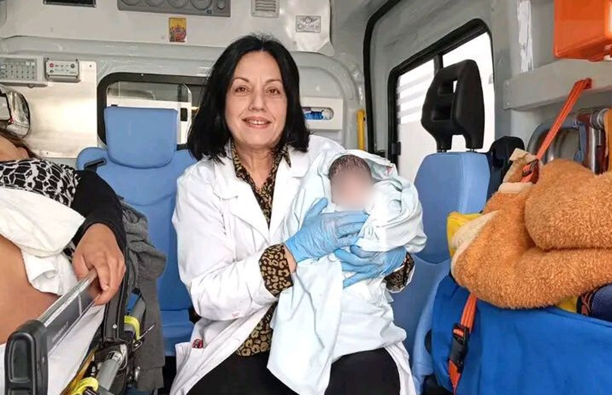 Γέννα μέσα σε ασθενοφόρο στο Ηράκλειο Κρήτης