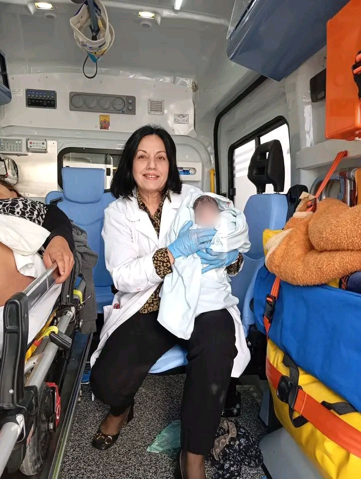 Γέννα μέσα σε ασθενοφόρο στο Ηράκλειο Κρήτης