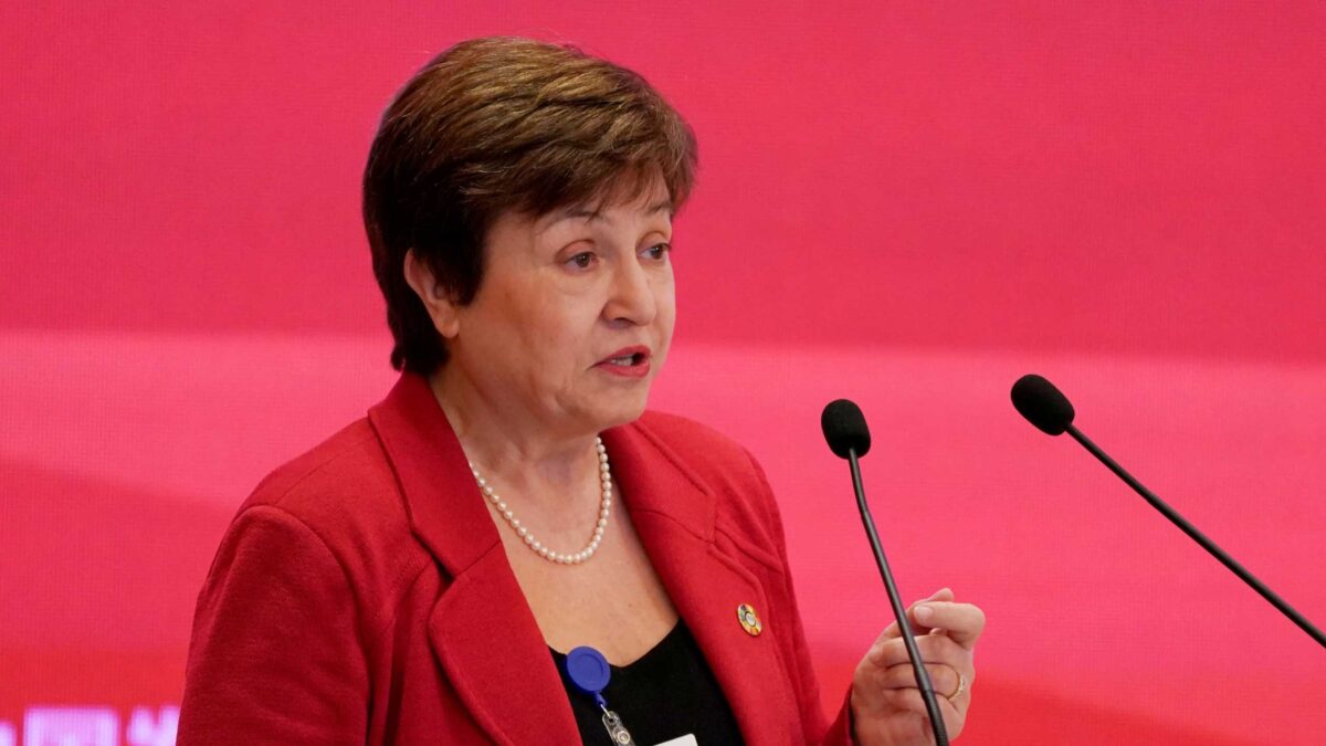 FILE PHOTO: World Bank Chief Executive Officer Kristalina Georgieva speaks at the annual session of China Development Forum (CDF) 2018 at the Diaoyutai State Guesthouse in Beijing, China March 25, 2018. REUTERS/Jason Lee/File Photo