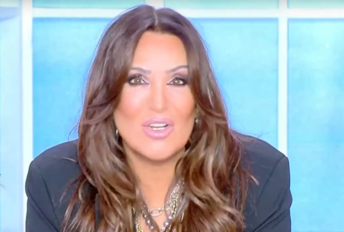 Η Ναταλία Γερμανού στο πλατό της εκπομπής «Καλύτερα Δε Γίνεται»