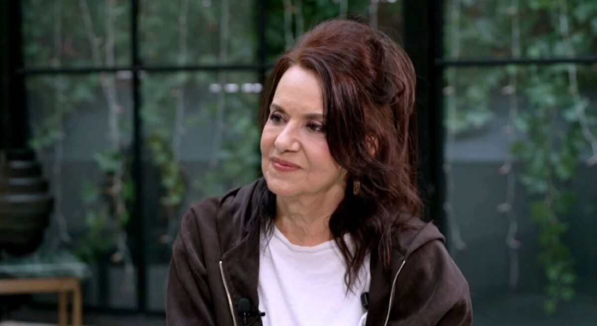 Η στιχουργός Ελένη Γιαννατσούλια