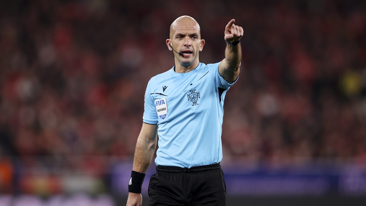 Ο διαιτητής Λουίς Γκοντίνιο