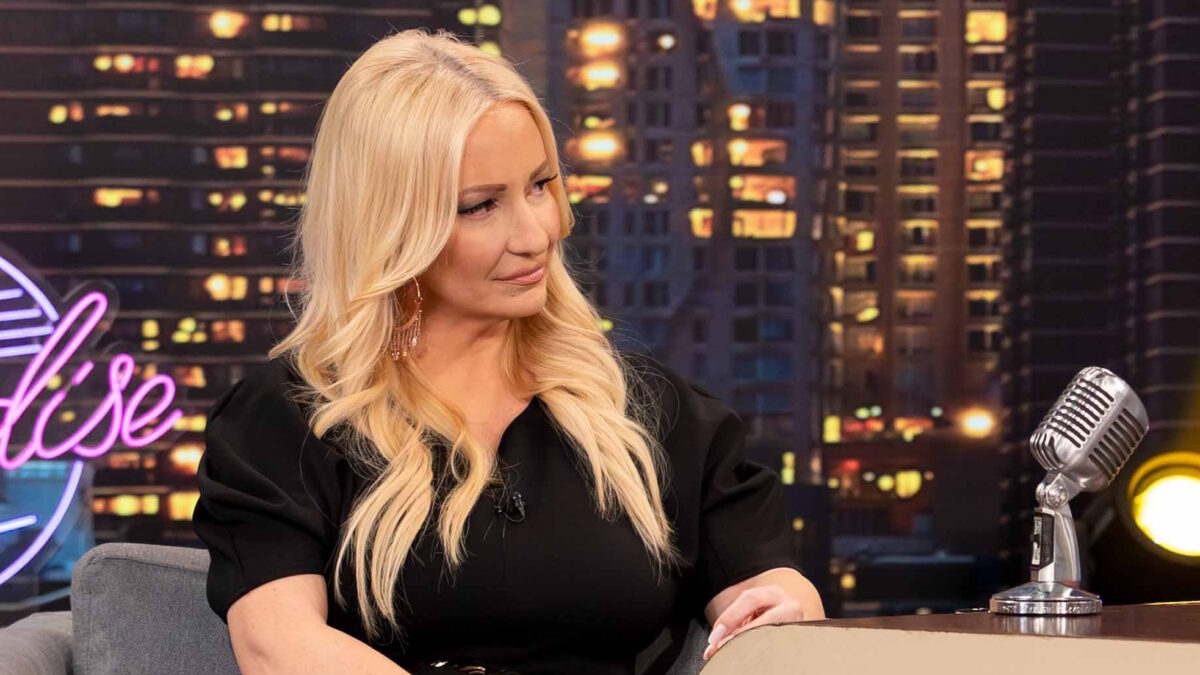 Η Αφροδίτη Γραμμέλη στο πλατό της εκπομπής «The 2night Show»