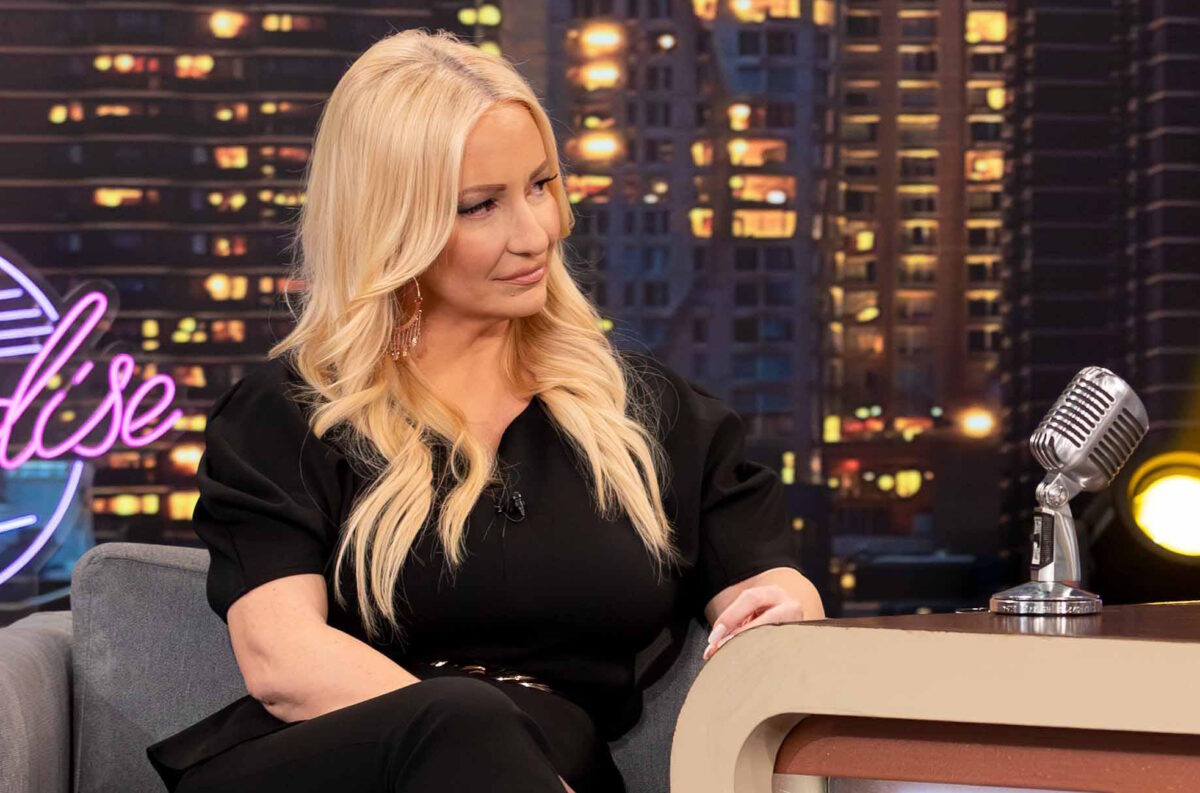 Η Αφροδίτη Γραμμέλη στο πλατό της εκπομπής «The 2night Show»