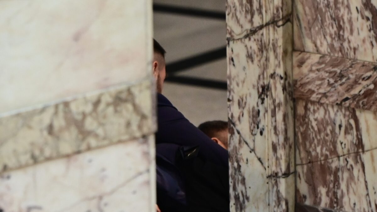 Ξυλοδαρμός Γραμμένου από Φλώρο στη Βουλή