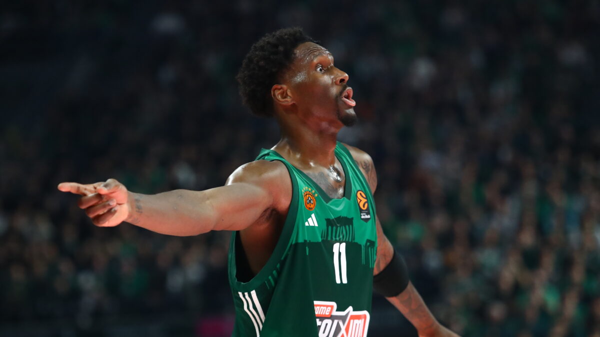 Ο Χέις-Ντέιβις στο παιχνίδι με τη Ζαλγκίρις