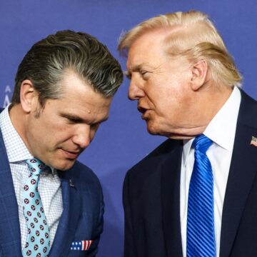 Πιτ Χέγκσεθ και Ντόναλντ Τραμπ