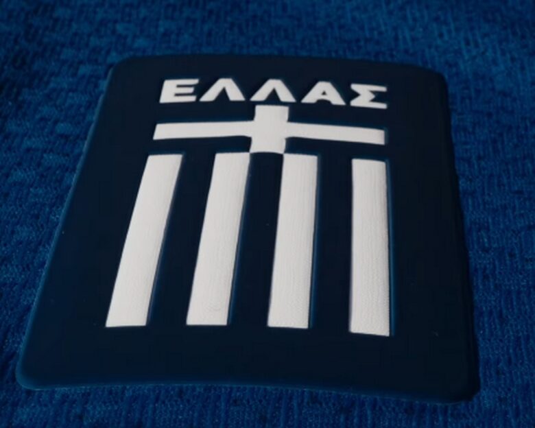 Εθνική ποδοσφαίρου: Η ΕΠΟ παρουσίασε την εκτός έδρας φανέλα της «γαλανόλευκης»
