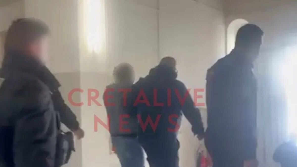 Ηράκλειο: Οργισμένοι συγγενείς αποδοκίμασαν τον Γάλλο που σκότωσε με το αυτοκίνητο την 36χρονη Ράνια