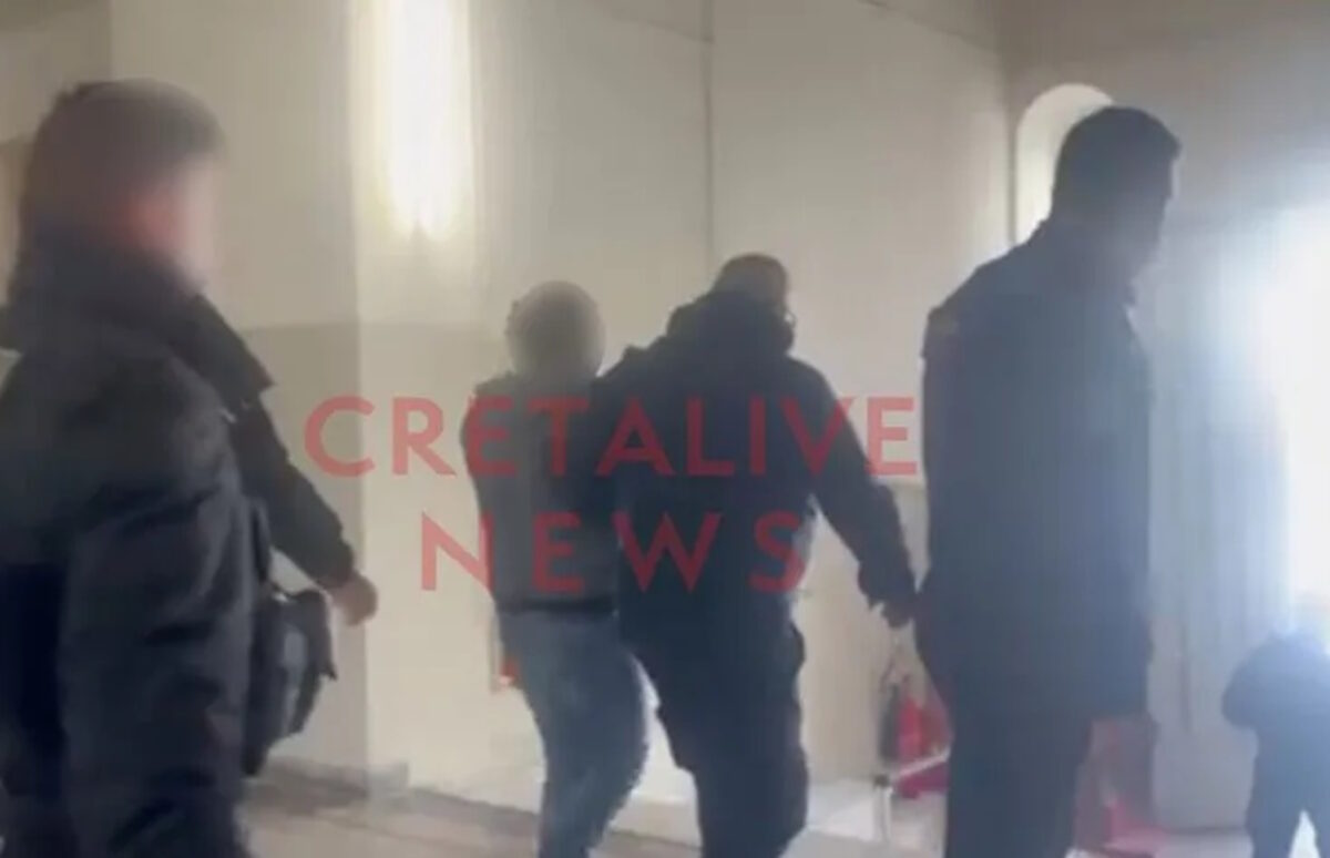 Ηράκλειο: Οργισμένοι συγγενείς αποδοκίμασαν τον Γάλλο που σκότωσε με το αυτοκίνητο την 36χρονη Ράνια