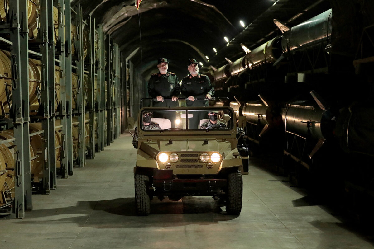 Η ηγεσία των ιρανικών Ενόπλων Δυνάμεων σε υπόγεια βάση με πυραύλους