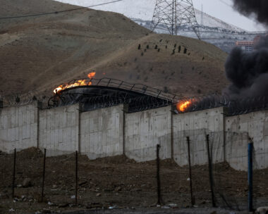 Στις φλόγες πετρελαϊκή εγκατάσταση στην Τεχεράνη
