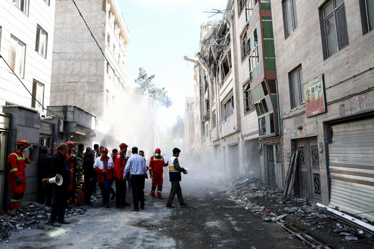 Ιράν: Σφοδρό πλήγμα ΗΠΑ και Ισραήλ σε λιμάνι κοντά στα Στενά του Ορμούζ - 5 νεκροί και τραυματίες