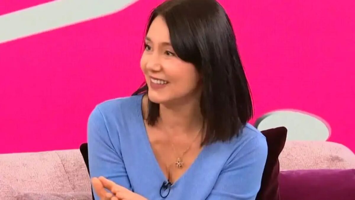 Ηρώ Μουκίου για τους «Αυθαίρετους»: «Μας ξανασύστησε, είπε… κοιτάξτε τη μούρη σας, αυτοί είστε Έλληνες»